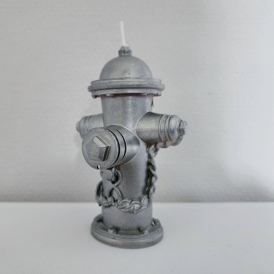 bougie miniature d'un poteau incendie couleur métal 10 cm haut