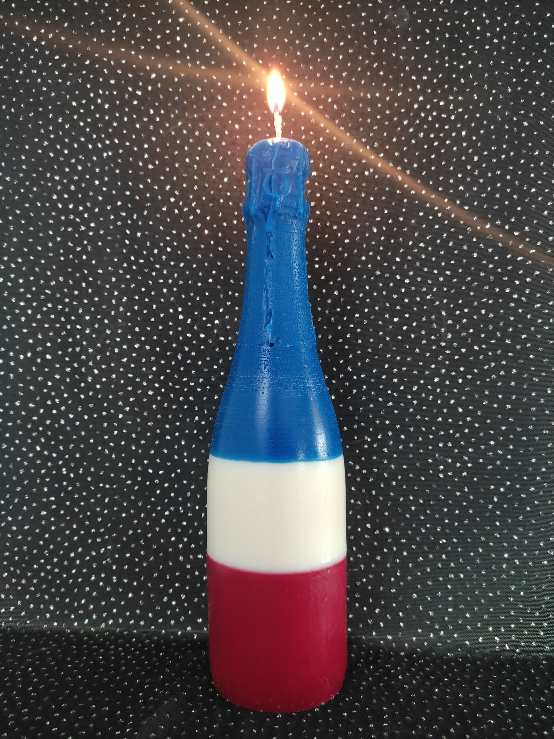 Bougie-bouteille-de-champagne-bleu-blanc-rouge-scaled
