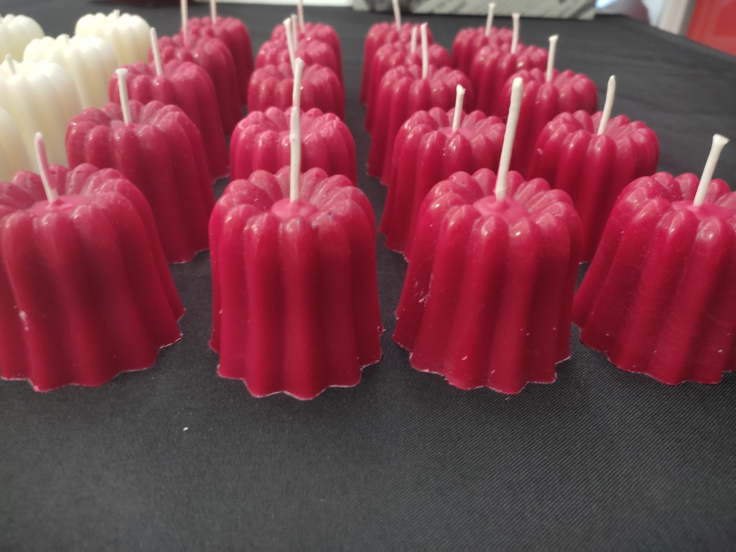 Bougies canelés rouge