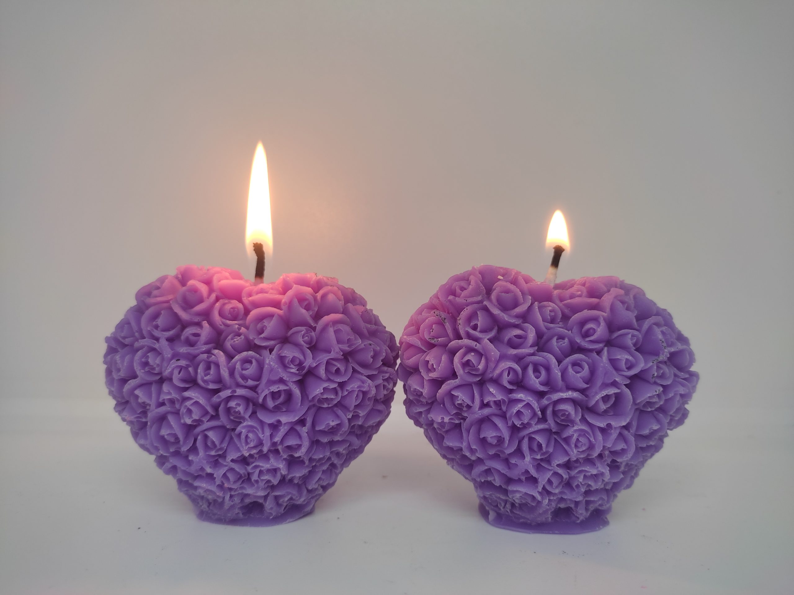 bougies coeurs roses violette