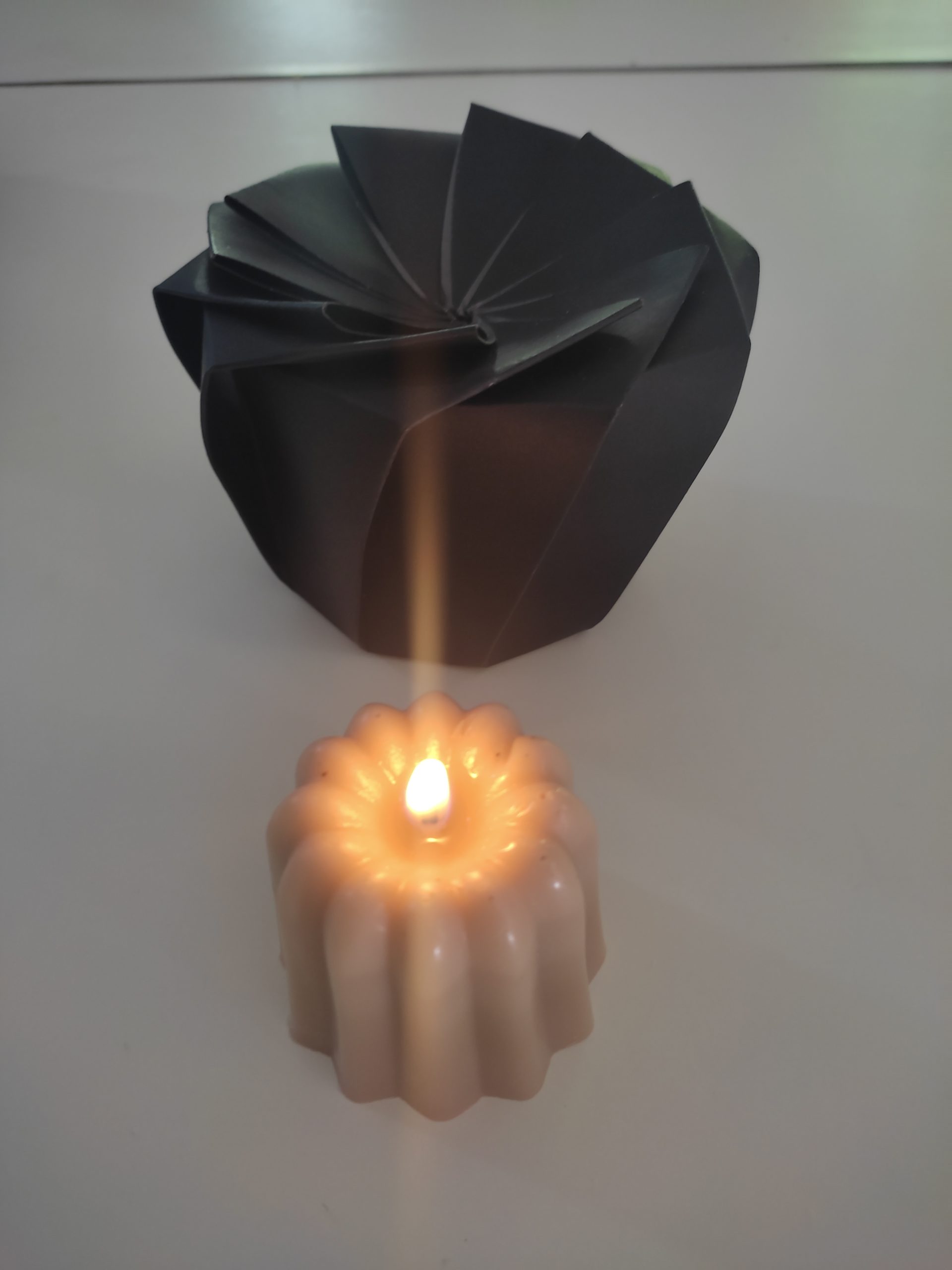 Bougie canelé et sa boite