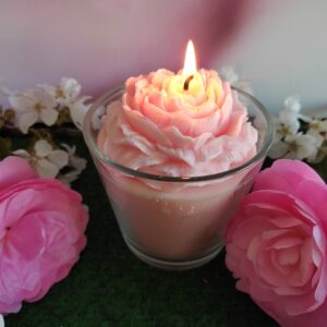 Bougie fleur rose pâle dans sa verrine