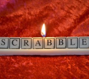 Bougie décorative scrabble