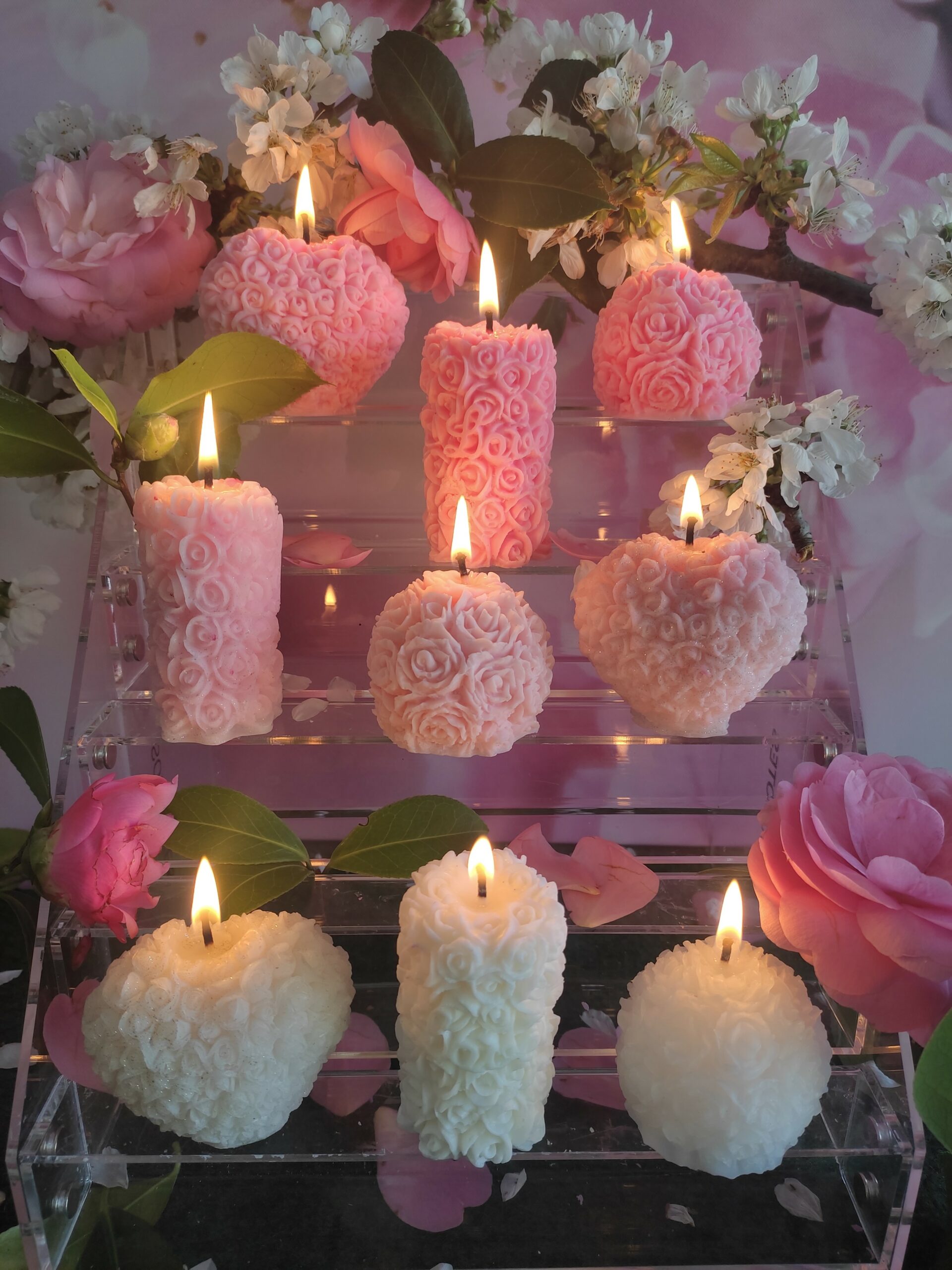 bougies-florales-roses-et-blanc-scaled