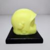 casque en cire jaune fluo d'un casque de pompier sans mèche