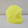 casque de pompier en cire végétale jaune fluo