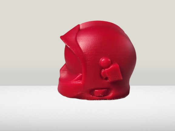 casque de pompier rouge en cire végétale création artisanale française