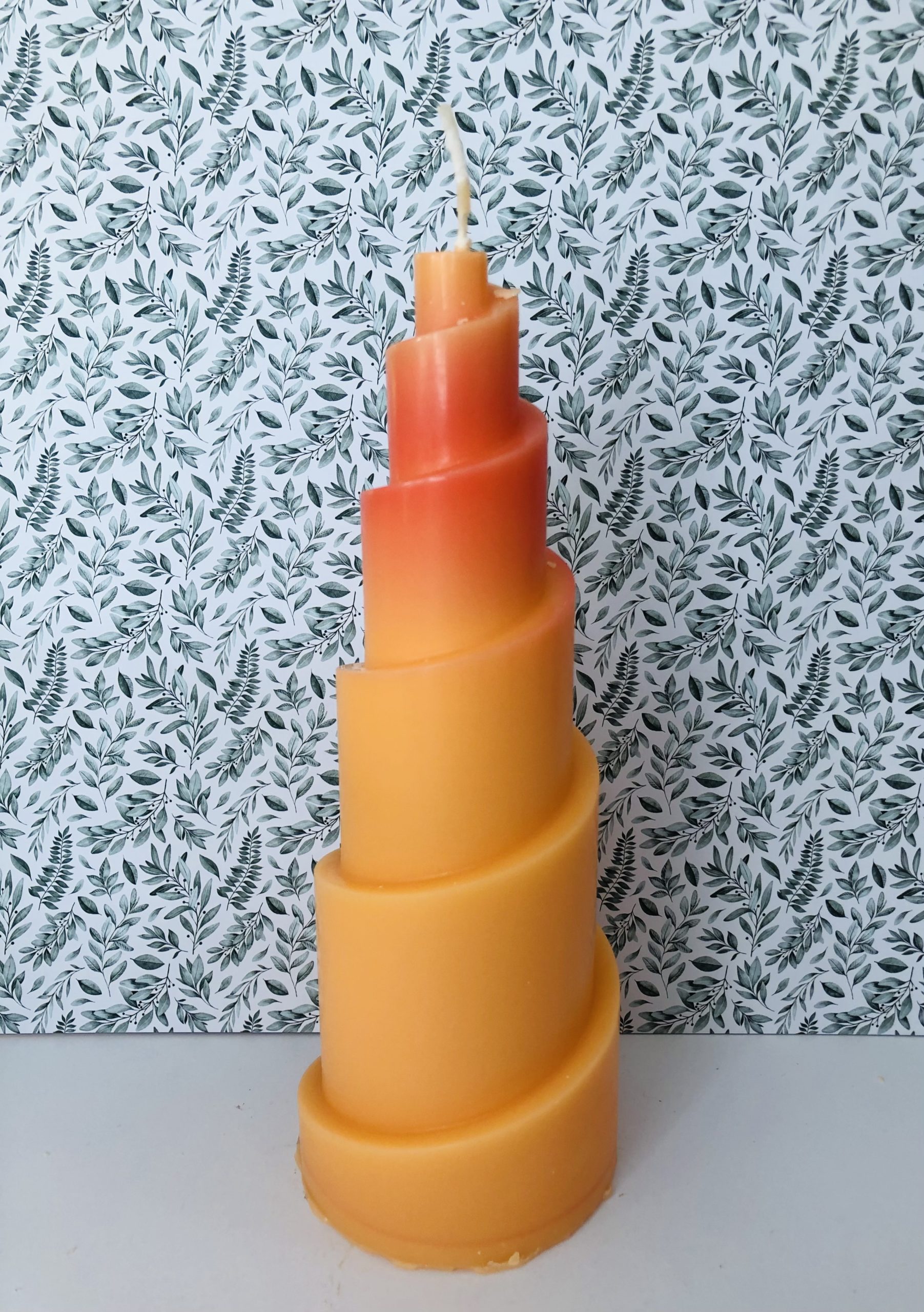 Bougie décorative spirale orange Bougie décorative orange 21 cm de haut en forme spirale